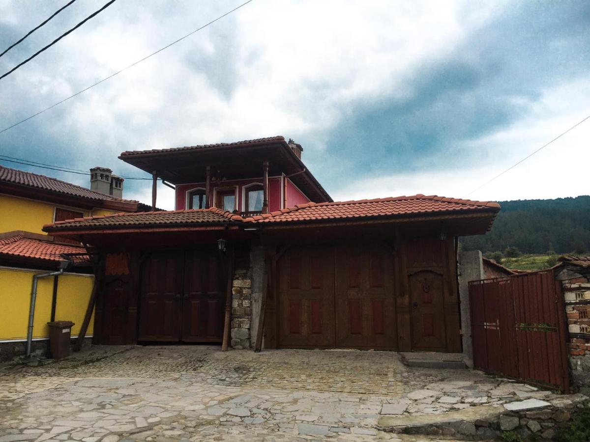 Стаи За Гости Бащино Огнище Koprivștița Exterior foto